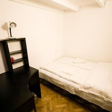 Center Apartment 5 Private Room For 19 People Budapest Exteriör bild