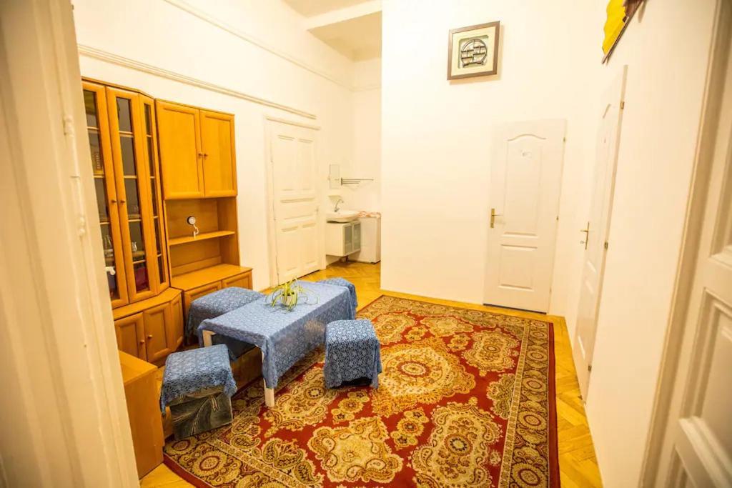 Center Apartment 5 Private Room For 19 People Budapest Exteriör bild