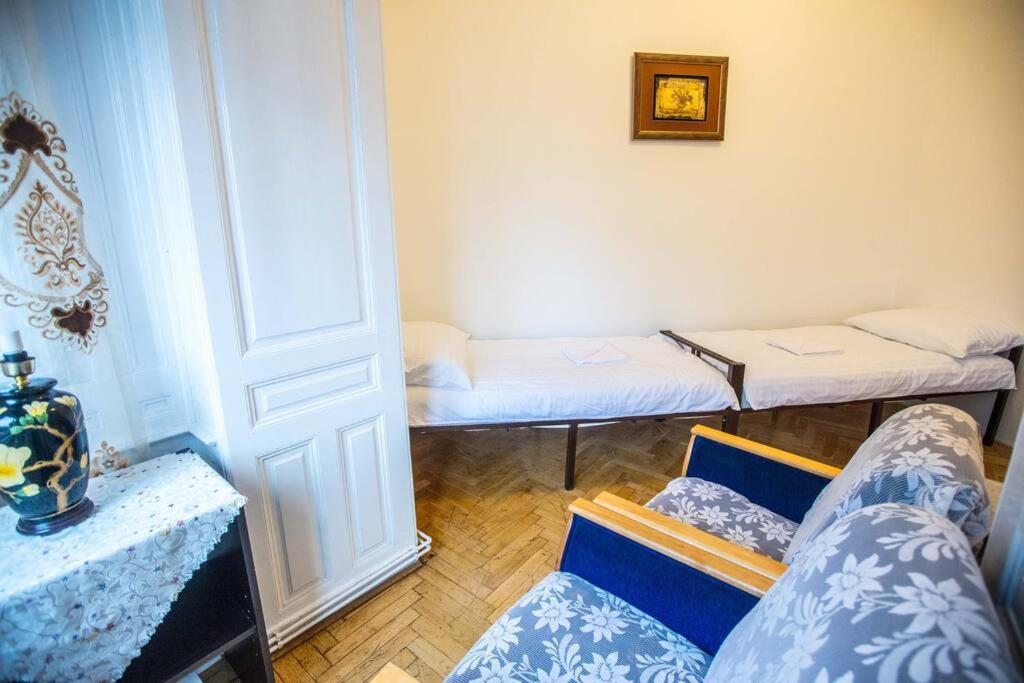 Center Apartment 5 Private Room For 19 People Budapest Exteriör bild